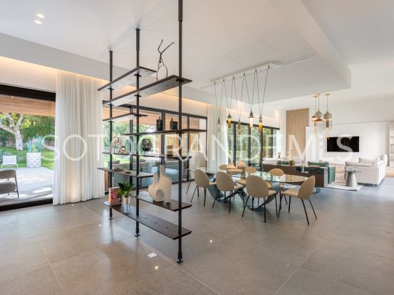 Zona E 6 bedrooms villa for sale | Teseo Estate