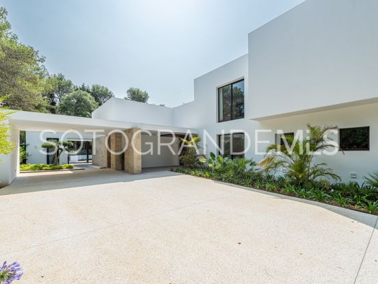 Zona E 6 bedrooms villa for sale | Teseo Estate