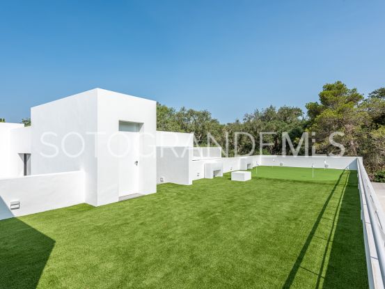 Zona E 6 bedrooms villa for sale | Teseo Estate