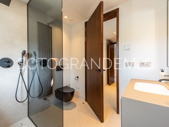 Zona E 6 bedrooms villa for sale | Teseo Estate