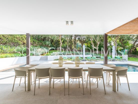 Zona E 6 bedrooms villa for sale | Teseo Estate
