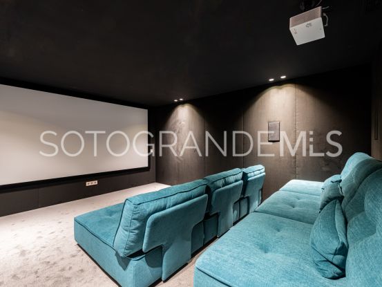 Zona E 6 bedrooms villa for sale | Teseo Estate