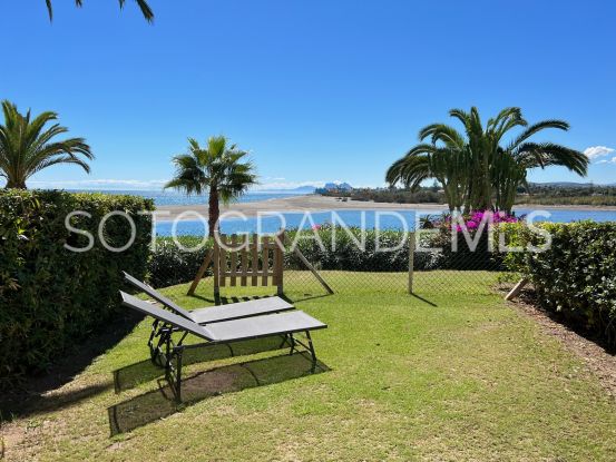 Adosado en venta en Paseo del Río, Sotogrande | Teseo Estate