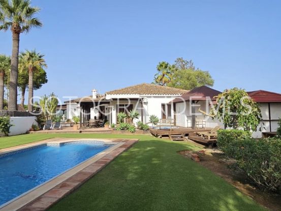 5 bedrooms Zona B villa for sale | Teseo Estate