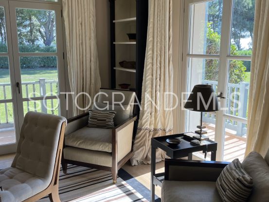 Zona E 9 bedrooms villa for sale | Teseo Estate
