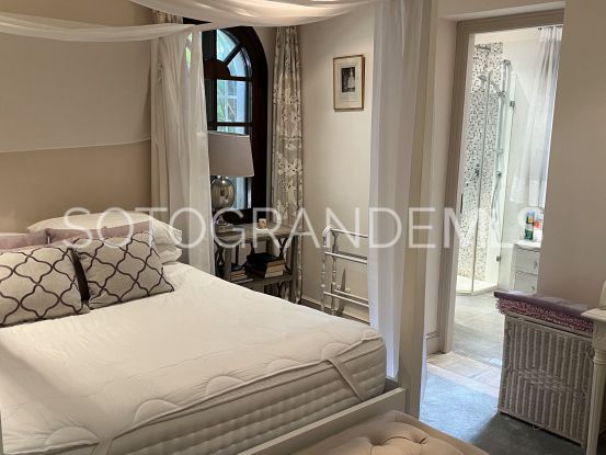 Zona E 9 bedrooms villa for sale | Teseo Estate
