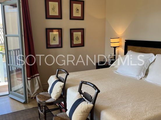 Zona E 9 bedrooms villa for sale | Teseo Estate