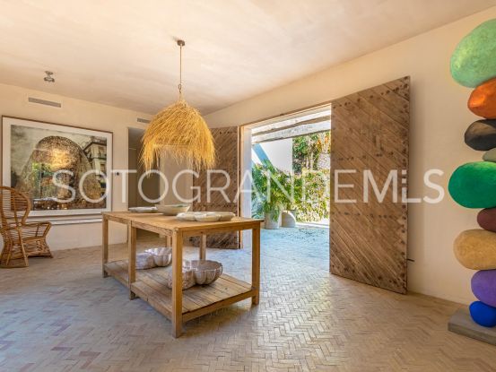 Reyes y Reinas, Sotogrande Costa, villa a la venta de 6 dormitorios | Teseo Estate