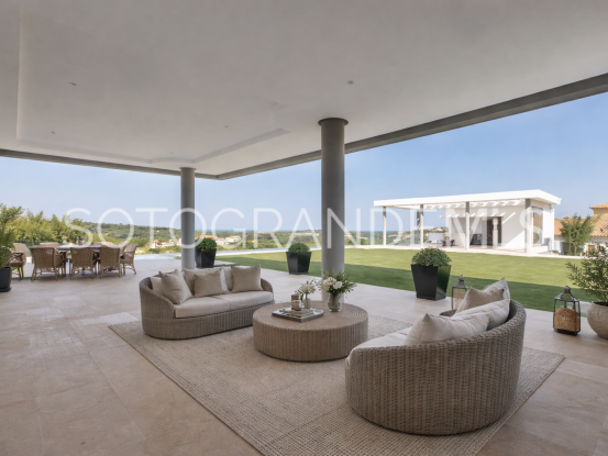 Buy villa in Zona G with 7 bedrooms | Teseo Estate