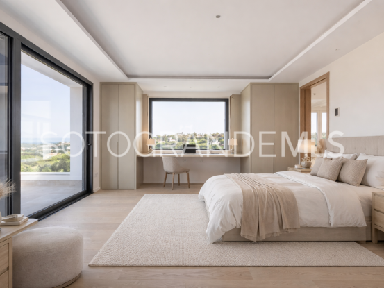 Buy villa in Zona G with 7 bedrooms | Teseo Estate
