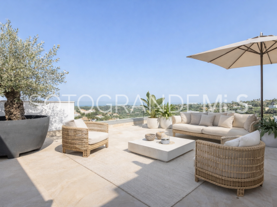 Buy villa in Zona G with 7 bedrooms | Teseo Estate