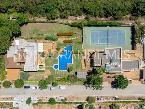 For sale Zona G villa with 8 bedrooms | Teseo Estate