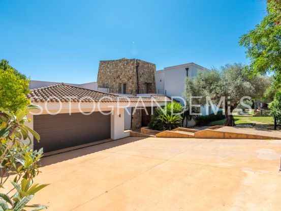 For sale Zona G villa with 8 bedrooms | Teseo Estate