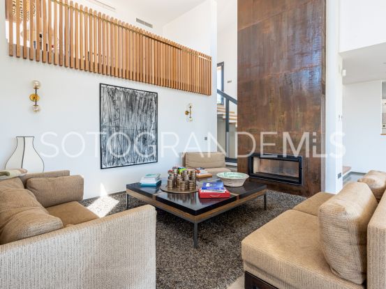 For sale Zona G villa with 8 bedrooms | Teseo Estate