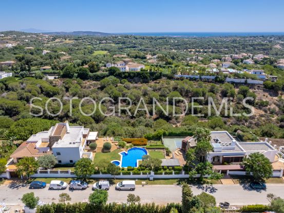 For sale Zona G villa with 8 bedrooms | Teseo Estate