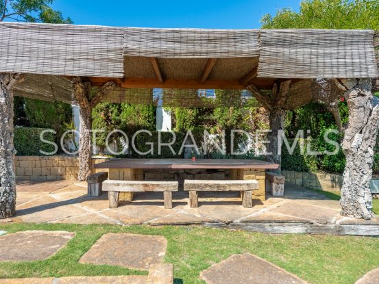 For sale Zona G villa with 8 bedrooms | Teseo Estate