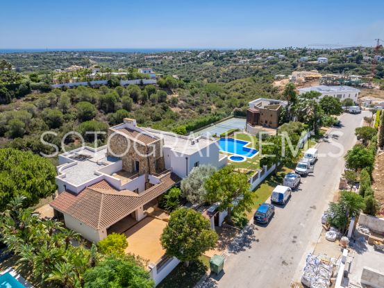 For sale Zona G villa with 8 bedrooms | Teseo Estate