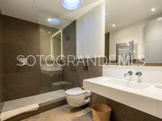 For sale Zona G villa with 8 bedrooms | Teseo Estate