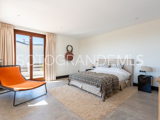 For sale Zona G villa with 8 bedrooms | Teseo Estate