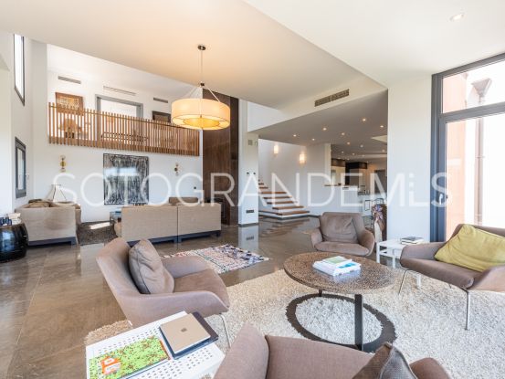 For sale Zona G villa with 8 bedrooms | Teseo Estate
