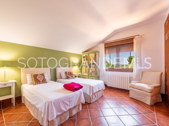 Villa de 4 dormitorios en Zona F | Teseo Estate