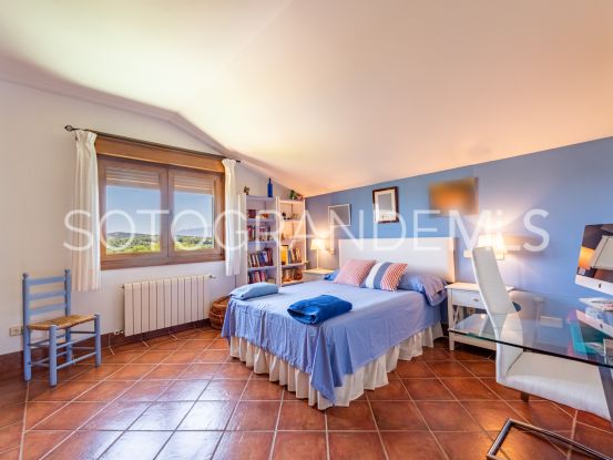 Villa de 4 dormitorios en Zona F | Teseo Estate