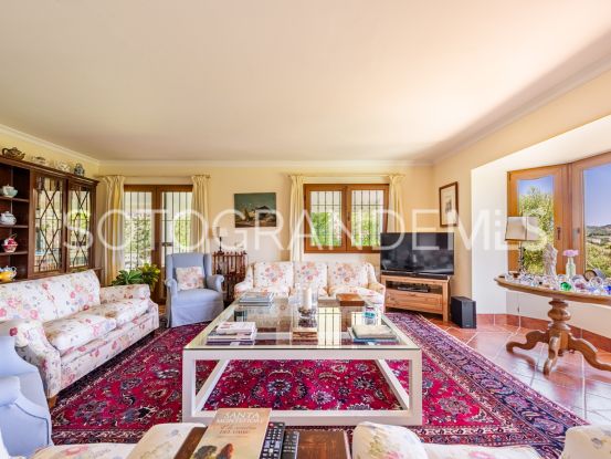 Villa de 4 dormitorios en Zona F | Teseo Estate
