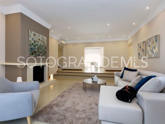 For sale Zona B 6 bedrooms villa | Teseo Estate