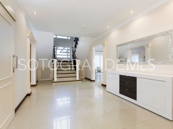 For sale Zona B 6 bedrooms villa | Teseo Estate