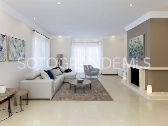 For sale Zona B 6 bedrooms villa | Teseo Estate