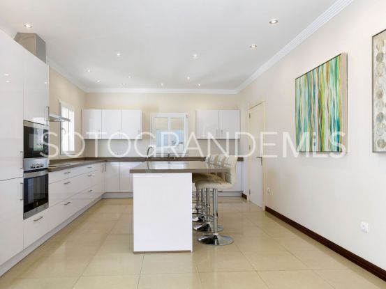 For sale Zona B 6 bedrooms villa | Teseo Estate