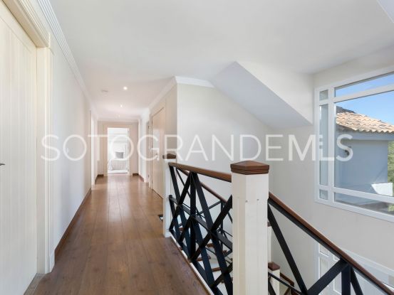 For sale Zona B 6 bedrooms villa | Teseo Estate