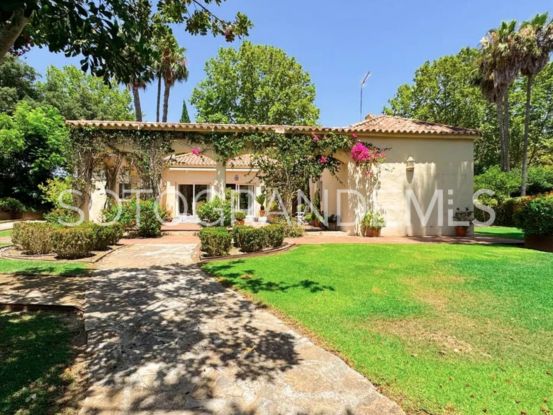 For sale 5 bedrooms villa in Triana, Sotogrande Alto | Teseo Estate