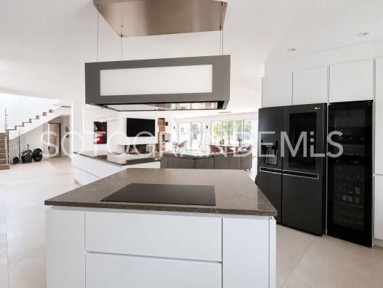 5 bedrooms villa in Kings & Queens for sale | Teseo Estate
