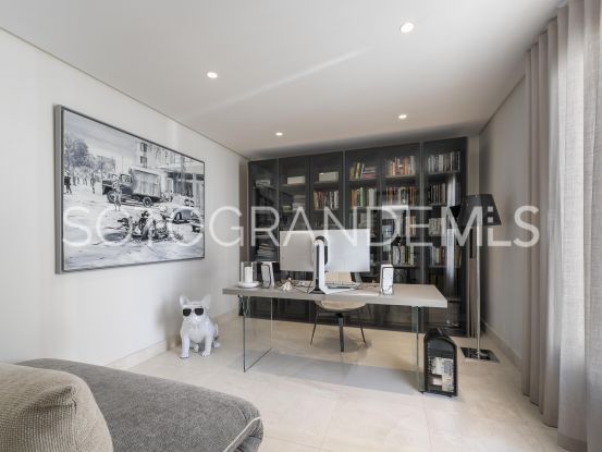 Buy Hacienda de Valderrama 4 bedrooms apartment | Teseo Estate