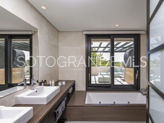 Buy Hacienda de Valderrama 4 bedrooms apartment | Teseo Estate