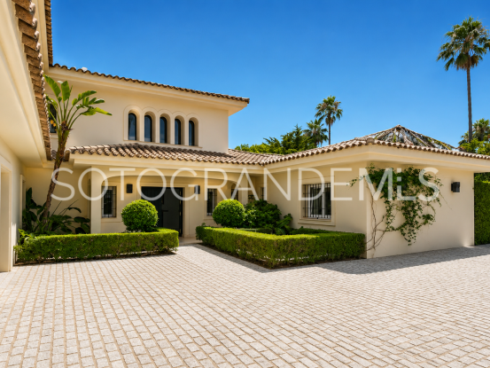 Villa en venta en Reyes y Reinas | Teseo Estate