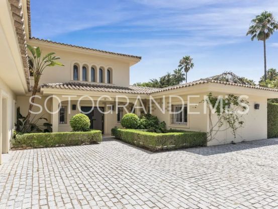 Villa en venta en Reyes y Reinas | Teseo Estate