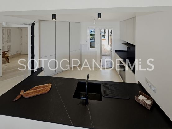 Ribera del Gurami, Marina de Sotogrande, apartamento en venta | Teseo Estate