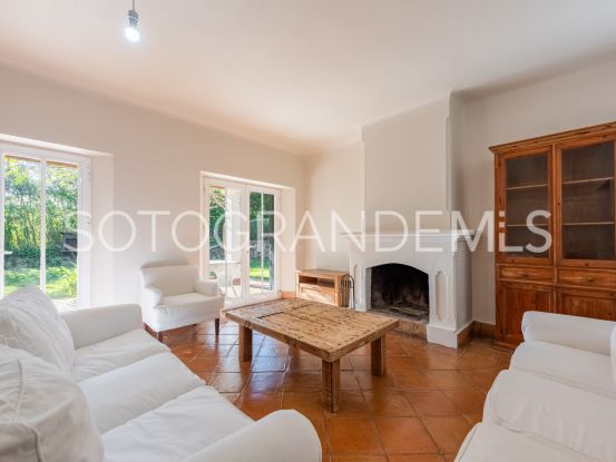 For sale villa in Zona C with 4 bedrooms | Teseo Estate