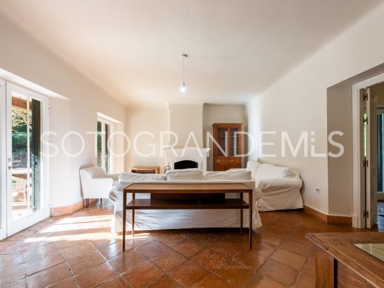 For sale villa in Zona C with 4 bedrooms | Teseo Estate