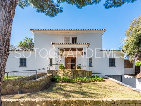 For sale villa in Zona C with 4 bedrooms | Teseo Estate