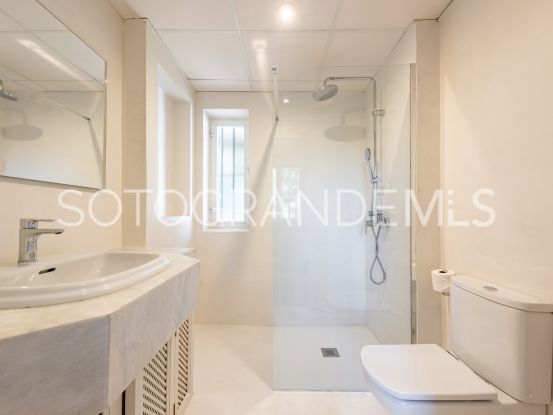 For sale villa in Zona C with 4 bedrooms | Teseo Estate