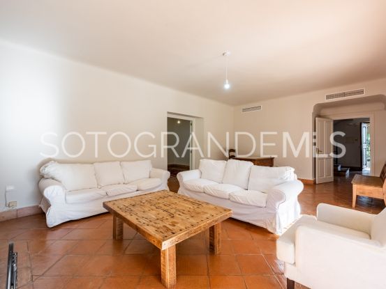For sale villa in Zona C with 4 bedrooms | Teseo Estate
