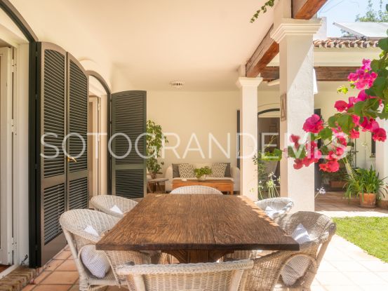 For sale villa in Zona C with 4 bedrooms | Teseo Estate