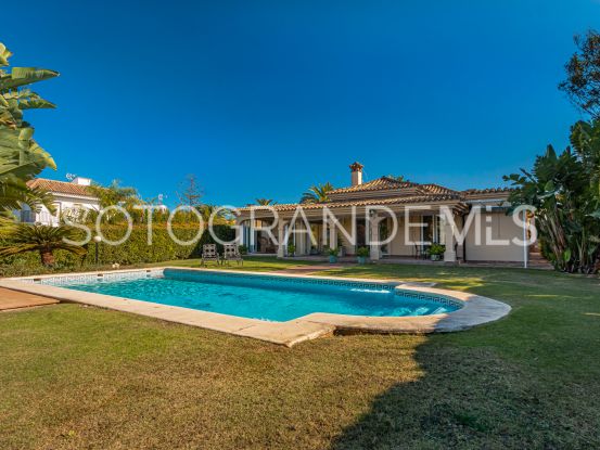 For sale villa with 4 bedrooms in Zona B, Sotogrande | Teseo Estate