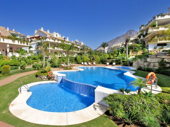 For sale duplex penthouse with 3 bedrooms in Lomas del Rey, Marbella Golden Mile | Panorama