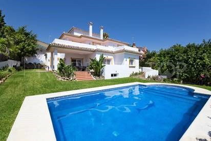 Villa de 6 dormitorios a la venta en Marbella - Puerto Banus | Absolute Prestige