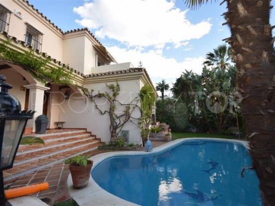 Villa a la venta en Guadalmina Alta, San Pedro de Alcantara | Absolute Prestige