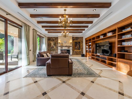 Buy Guadalmina Baja villa with 6 bedrooms | Drumelia Real Estates